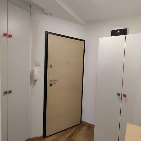 Charming For Two - Free Parking Apartment